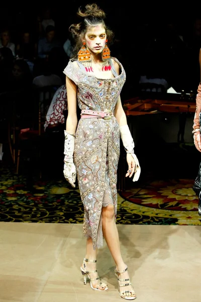 Look 27